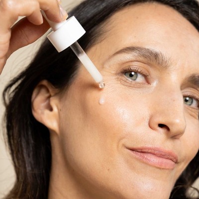 Siero Anti-macchie – Trattamento correttivo bio uniformante | Volo di Fiori EcoBio Distribuzione