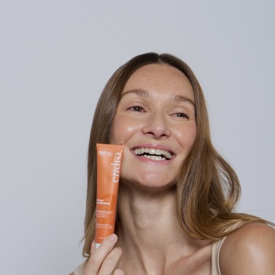 Crema viso illuminante Bonne Mine Endro Cosmétiques | Volo di Fiori EcoBio Distribuzione