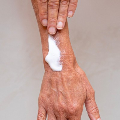 Duo CICA REPA Riparatore Crema Mani e Balsamo Labbra – Laboratoires de Biarritz | Volo di Fiori EcoBio Distribuzione