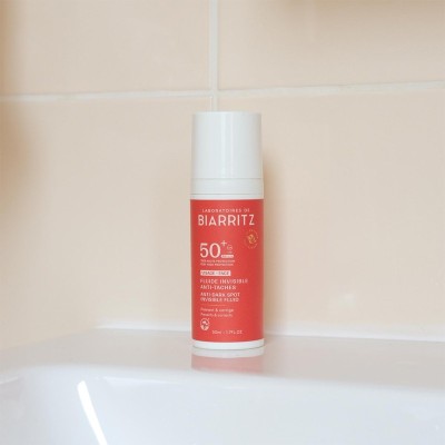 Fluido Solare Invisibile anti-macchie SPF50+ Laboratoires de Biarritz | Volo di Fiori EcoBio Distribuzione