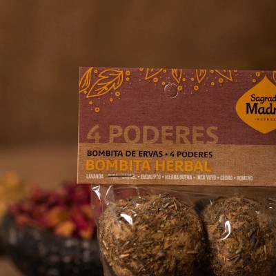 Smudge Bombita Herbal 4 Poteri - Bustina - Sagrada Madre - dettaglio ambientato