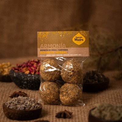 Smudge Bombita Herbal Armonia - Bustina - Sagrada Madre - confezione ambientata