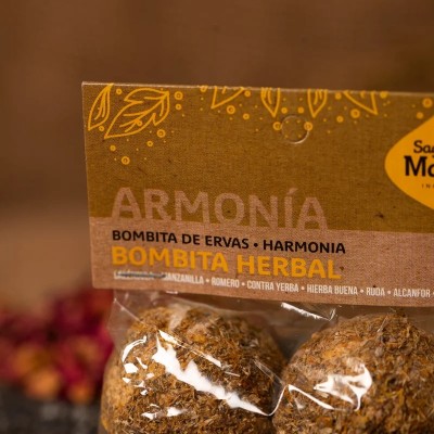 Smudge Bombita Herbal Armonia - Bustina - Sagrada Madre - dettaglio ambientato