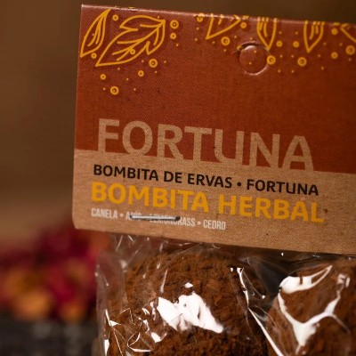 Smudge Bombita Herbal Fortuna - Bustina - Sagrada Madre - dettaglio ambientato