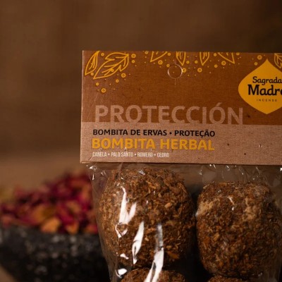 Smudge Bombita Herbal Protezione - Bustina - Sagrada Madre - dettaglio ambientato