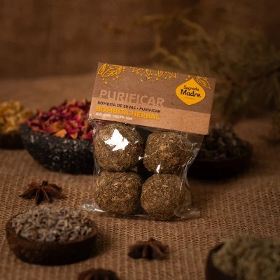 Smudge Bombita Herbal Purificazione - Bustina - Sagrada Madre - confezione ambientata