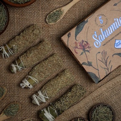 Smudge Mini Rosmarino - 5 pezzi - Sagrada Madre - confezione ambientata