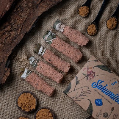 Smudge Mini Sandalo - 5 pezzi - Sagrada Madre - confezione ambientata