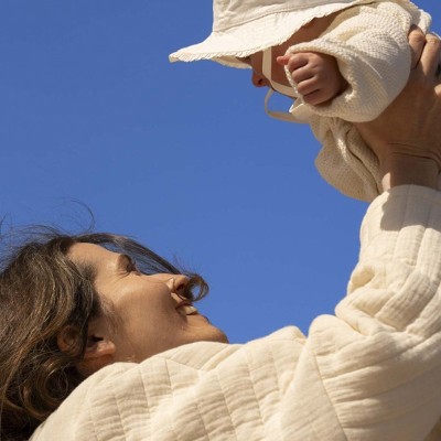 Spray solare SPF50+ bio formato famiglia Laboratoires de Biarritz | Volo di Fiori EcoBio Distribuzione