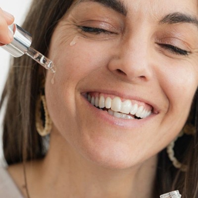 Siero rimpolpante antietà globale Endro Cosmétiques | Volo di Fiori EcoBio Distribuzione