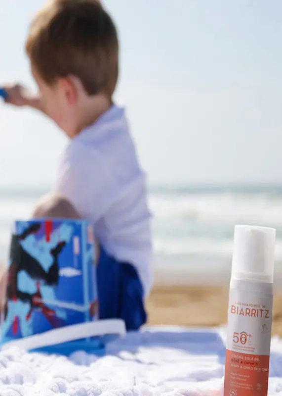 Come scegliere una crema solare SPF50+ per bambini