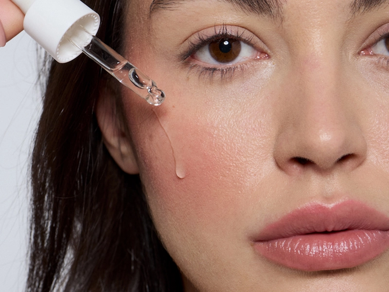 Applicazione del Siero Purificante Anti-Imperfezioni Endro Cosmétiques