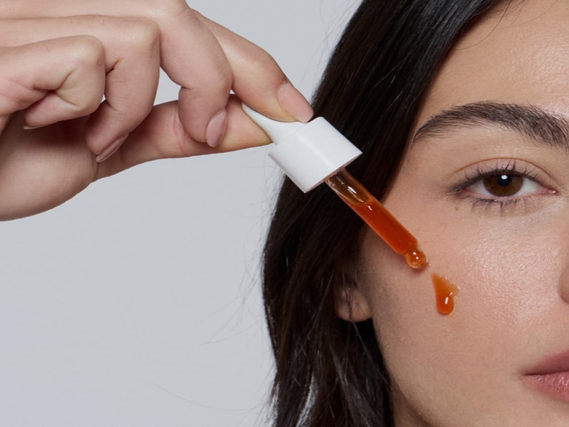 Siero viso bio: come sceglierlo senza perdersi tra mille promesse