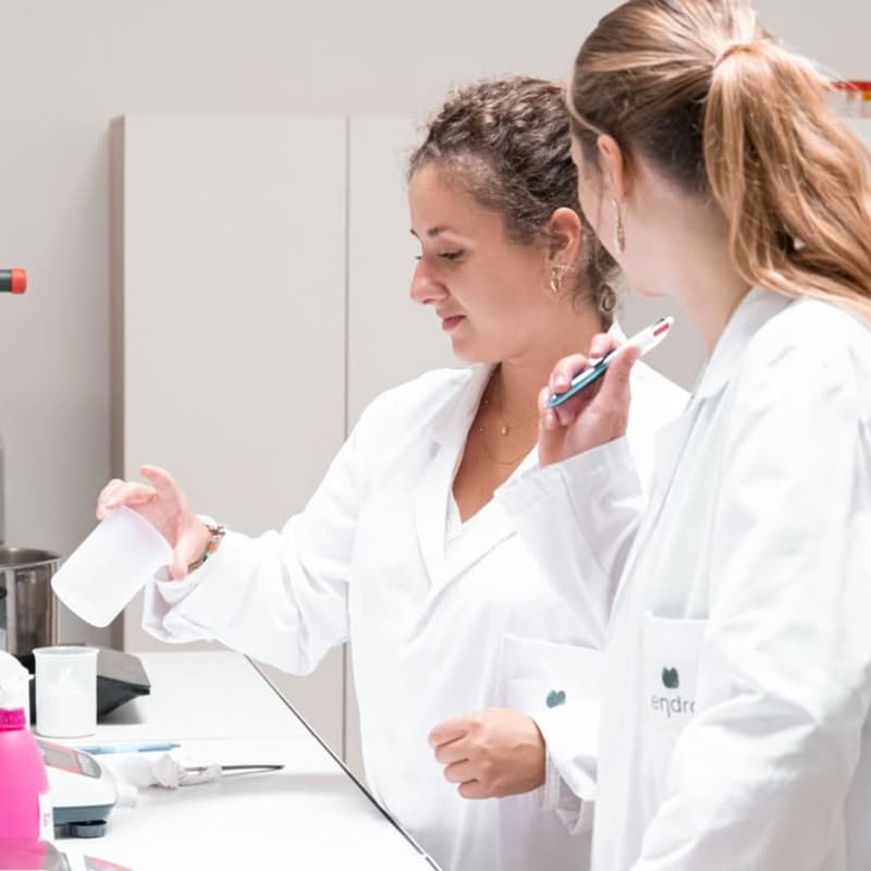 Ricerca e produzione nel laboratorio Endro